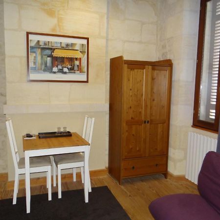 Au Coeur Des Vignobles Bed & Breakfast Saint-Estephe  Exterior photo