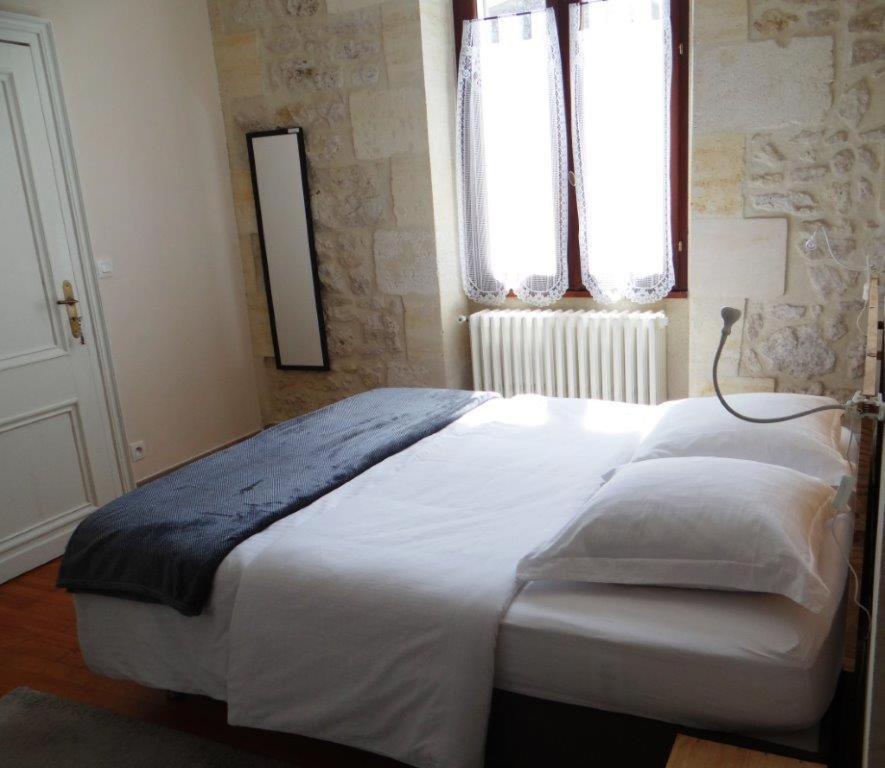 Au Coeur Des Vignobles Bed & Breakfast Saint-Estephe  Exterior photo